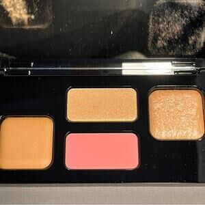 IL Makiage High Point Bronzer Blush Highlighter Light Palette‎